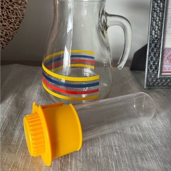 Vintage Cerve italian fiesta Glass Pitcher with Lid. Like new condition. 8” - Picture 2 of 8